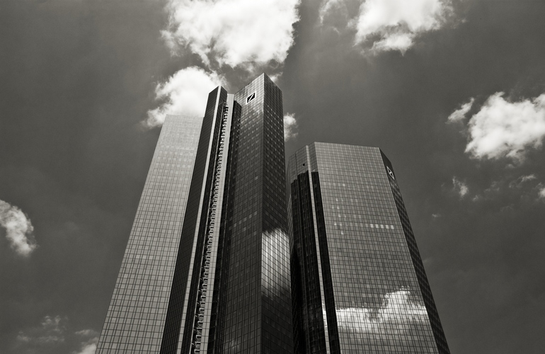 Deutsche Bank, Zentrale in Frankfurt - Fotografie von ...